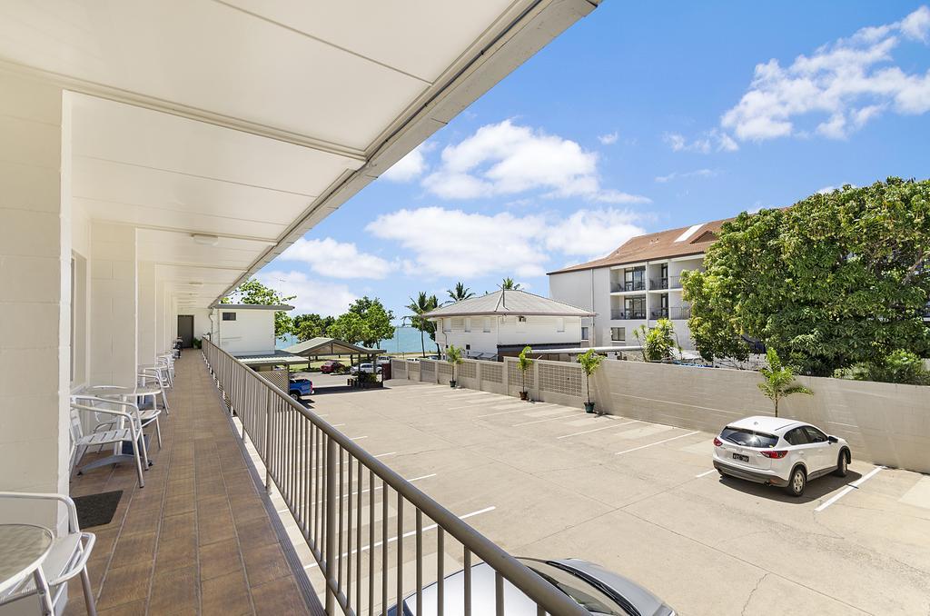 Beach House Motel Townsville Esterno foto