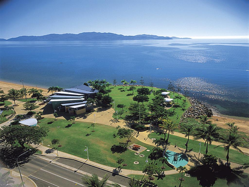 Beach House Motel Townsville Esterno foto