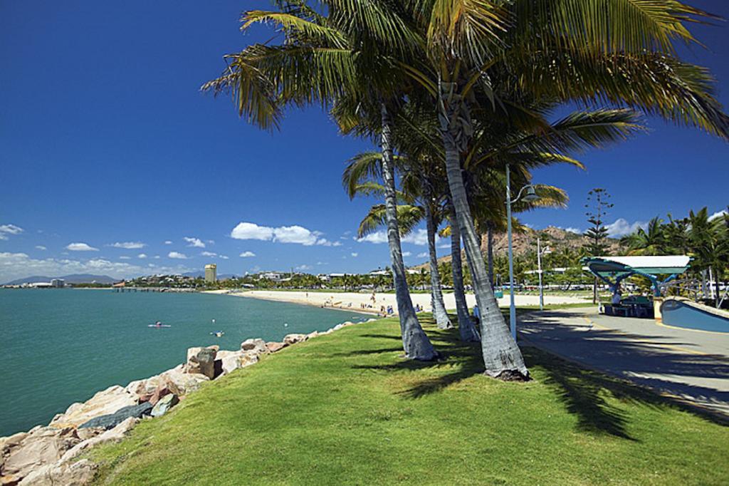 Beach House Motel Townsville Esterno foto