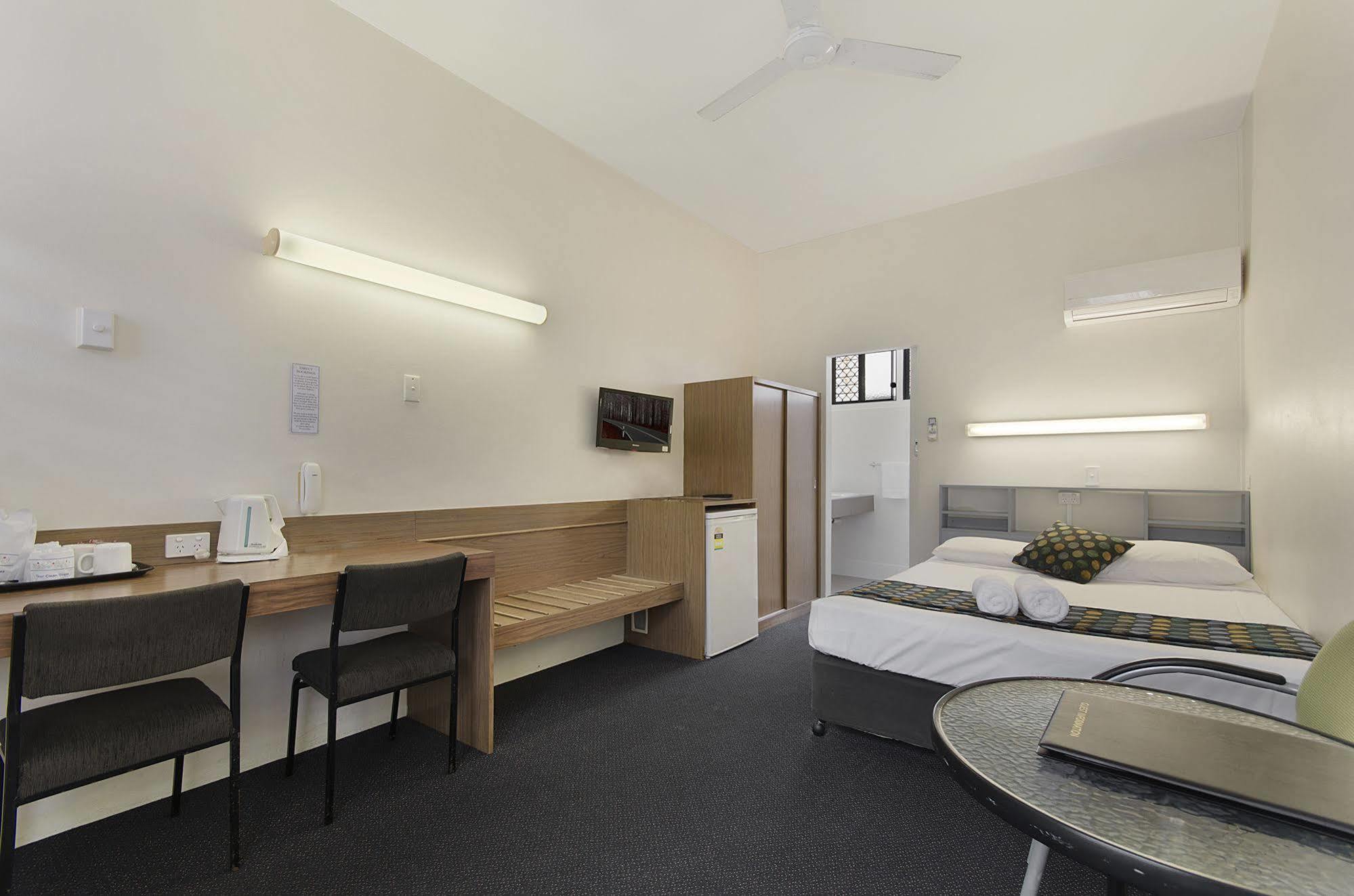 Beach House Motel Townsville Esterno foto